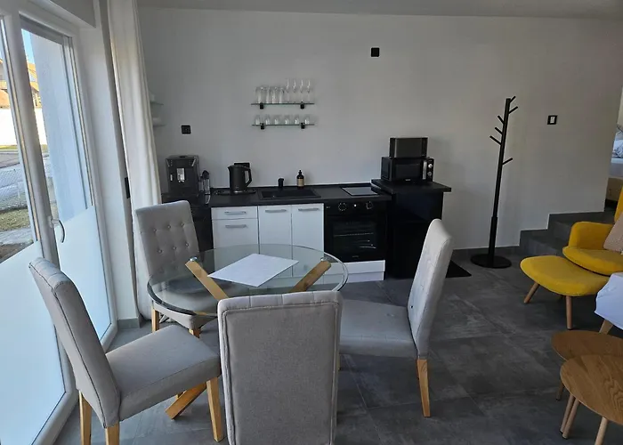 Zur Alt Ave Apartment