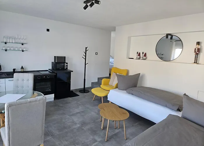 Zur Alt Ave Apartment *